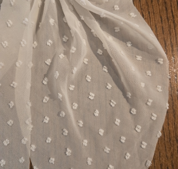 Elegant White Bow Hair Accessory - Picture 2 of 3